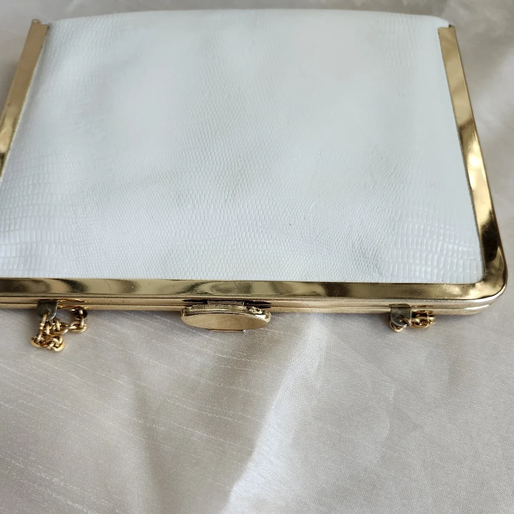 Vintage 60's Etra Leather Faux Reptile Beautiful Condition White Clutch, $45 - Picture 3 of 5